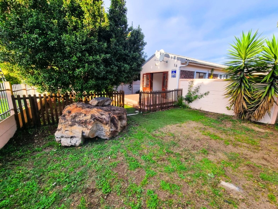 3 Bedroom Property for Sale in Sandbaai Western Cape